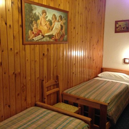 Hotel Cimone Riolunato Pokoj fotografie